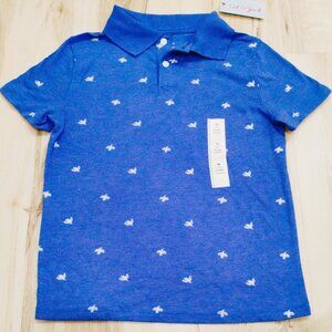 Camiseta de niño con detalles en tela talla 8t marca Cat & jack nuevo